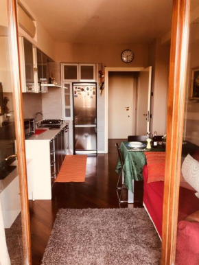 One bedroom appartement with city view enclosed garden and wifi at Monza Monza